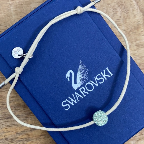 Swarovski | Dainty String Bracelet - Picture 3 of 4
